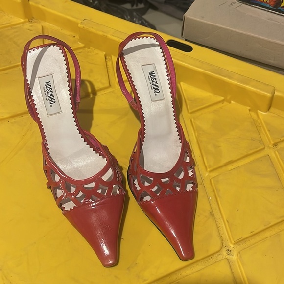 MOSCHINO Slingback Pumps. Size 37 - Picture 2 of 8